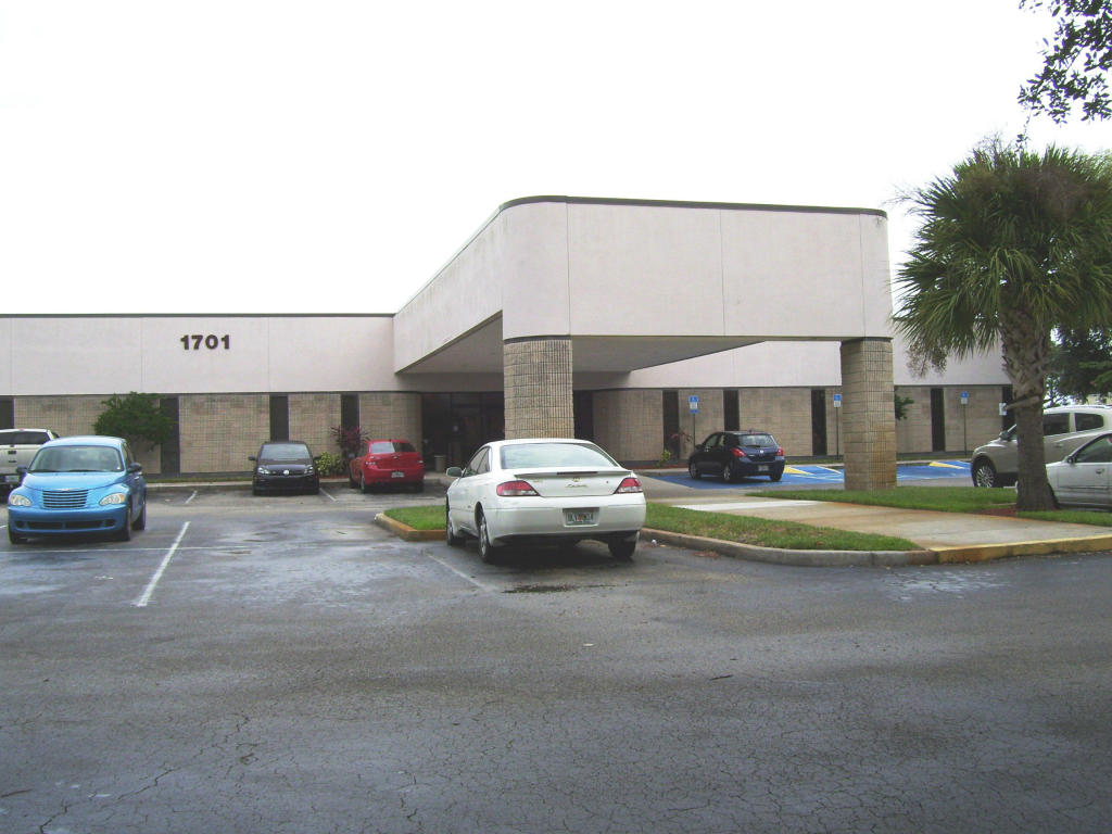 1701 SE Hillmoor Unit Suite 4, Port Saint Lucie, Florida 34952
