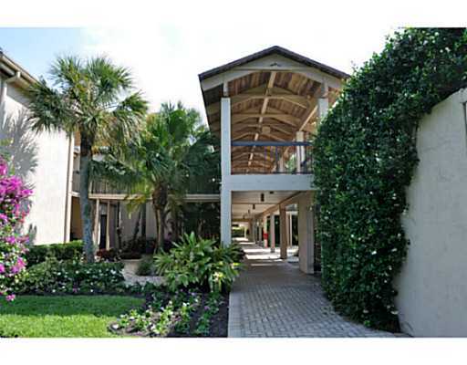 Seagate Country Club At The Hamlet, 900 Greensward Unit 206g, Delray Beach, Florida 33445
